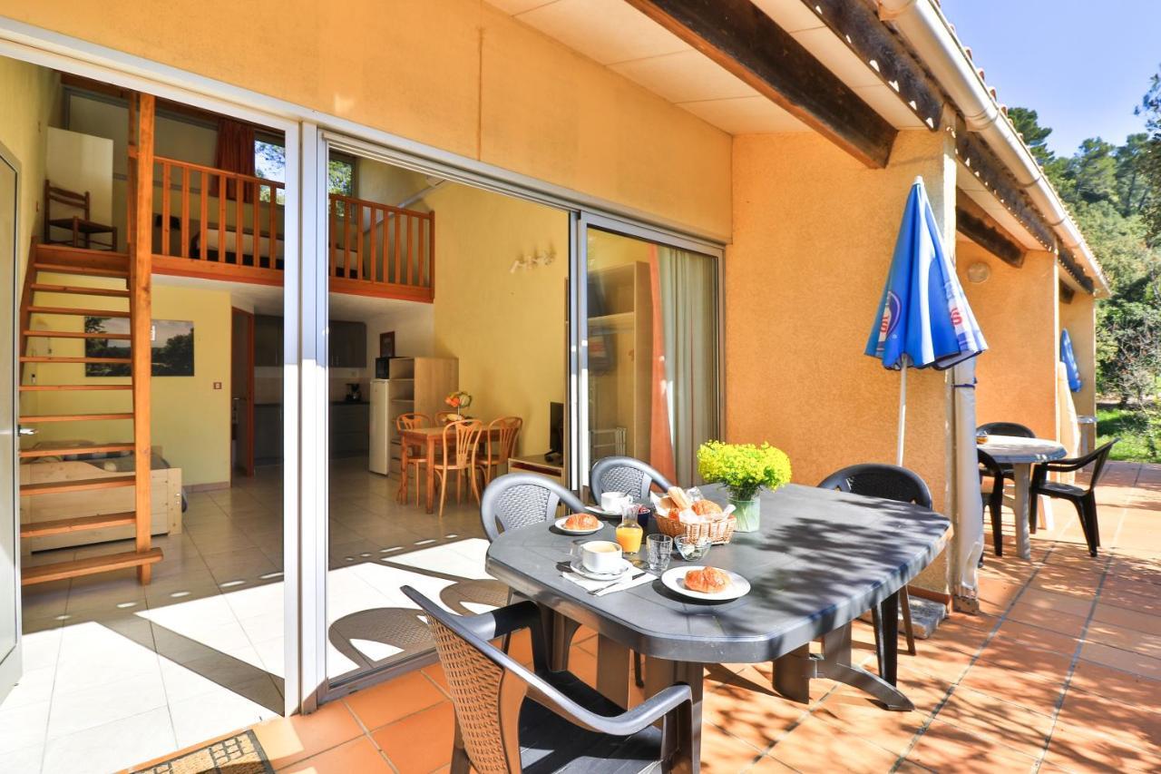 Les Arbousiers Village Hotel Provencal La Roquebrussanne Eksteriør bilde