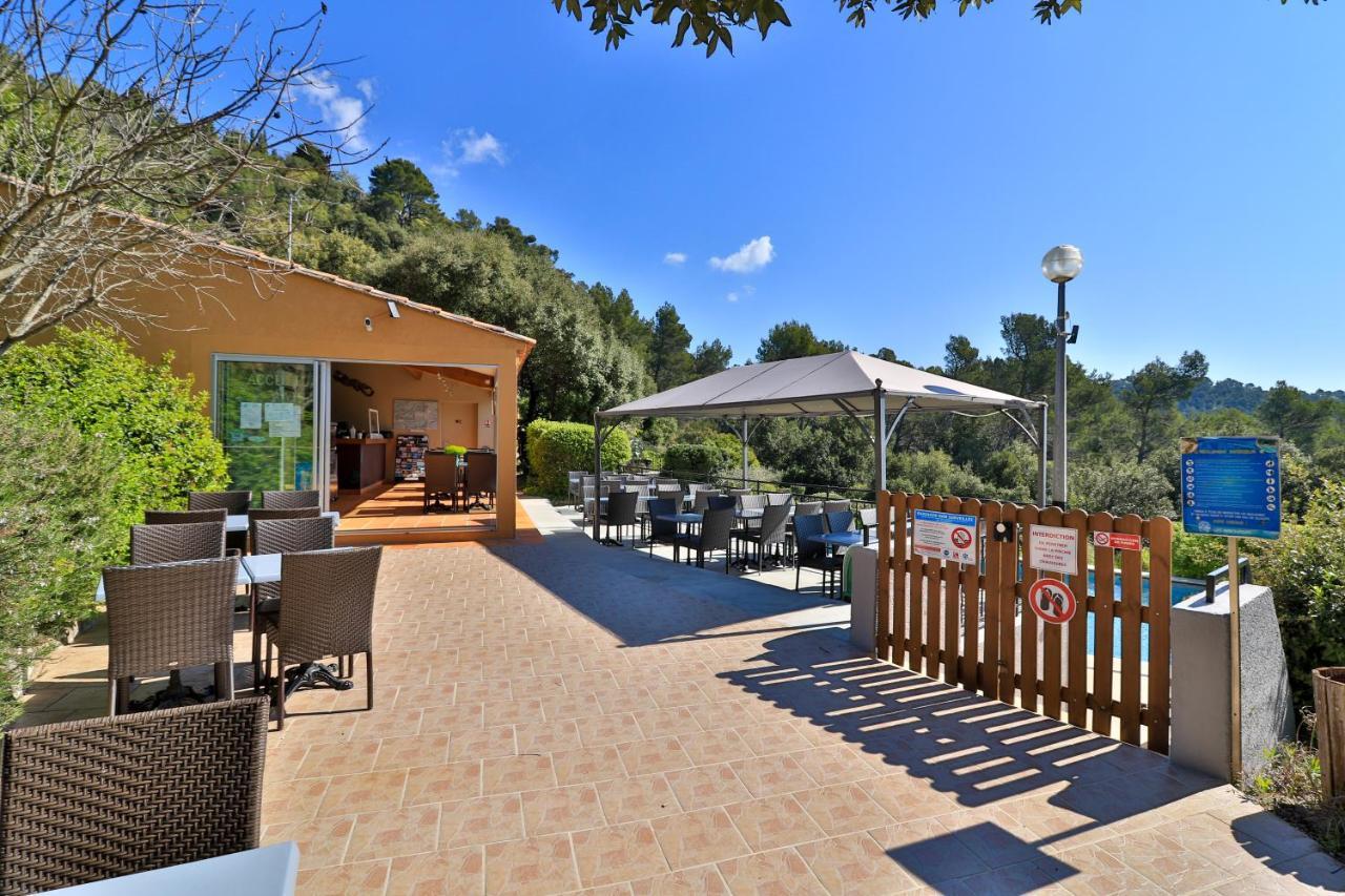 Les Arbousiers Village Hotel Provencal La Roquebrussanne Eksteriør bilde