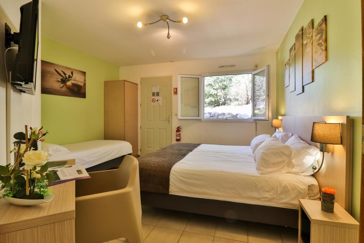 Les Arbousiers Village Hotel Provencal La Roquebrussanne Eksteriør bilde