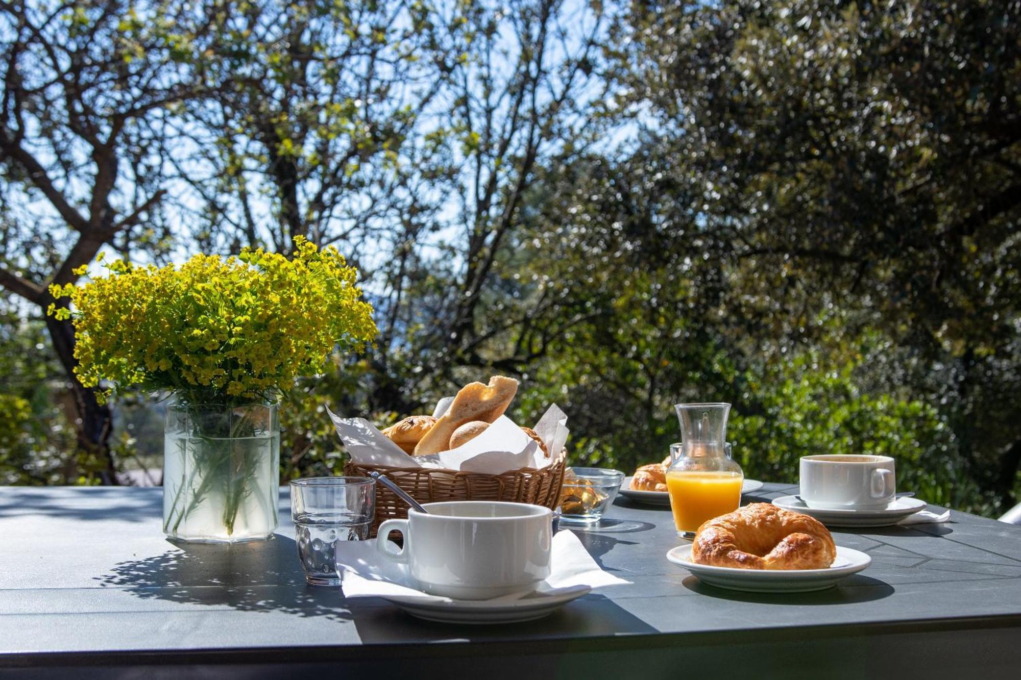 Les Arbousiers Village Hotel Provencal La Roquebrussanne Eksteriør bilde