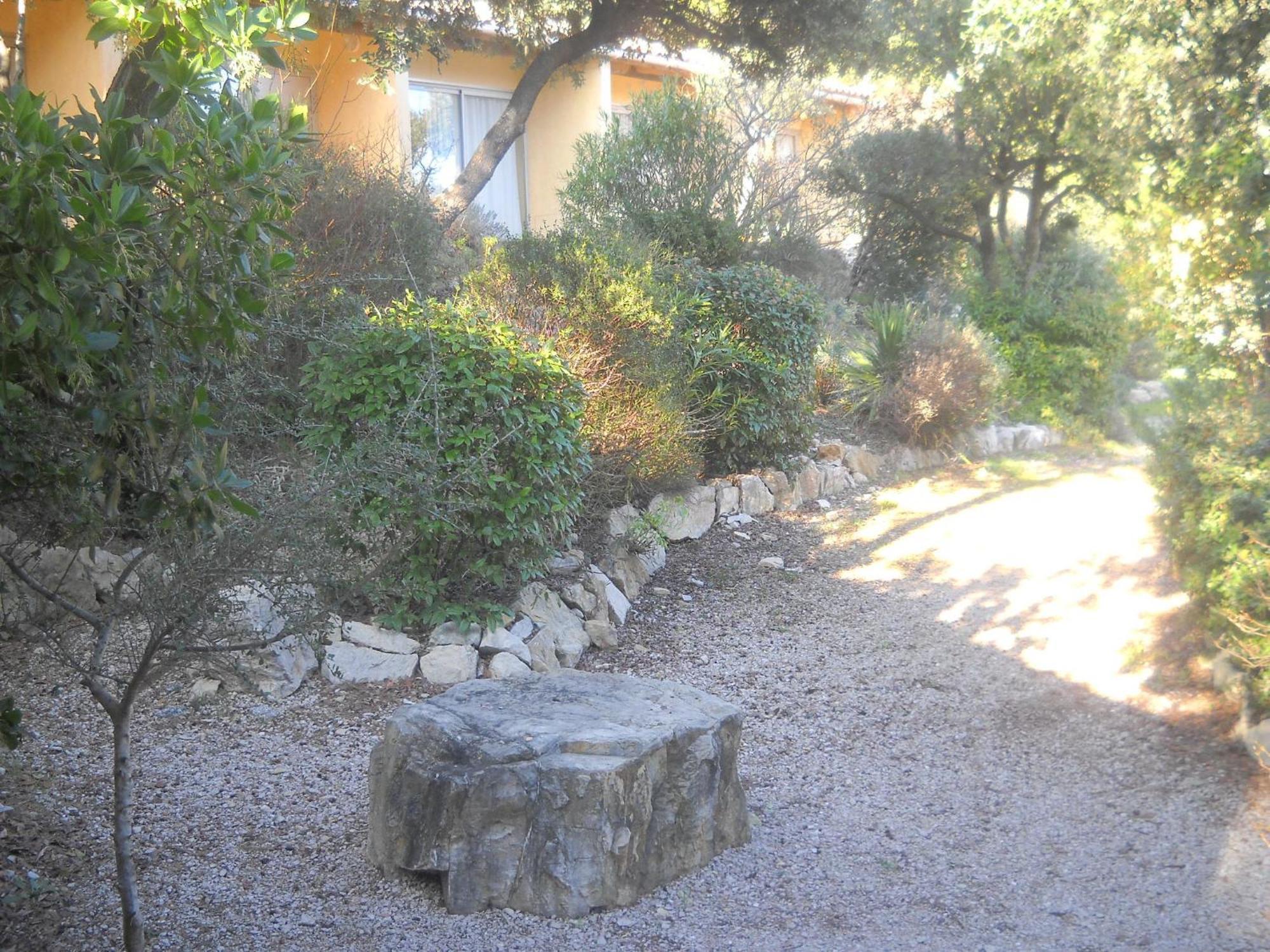 Les Arbousiers Village Hotel Provencal La Roquebrussanne Eksteriør bilde