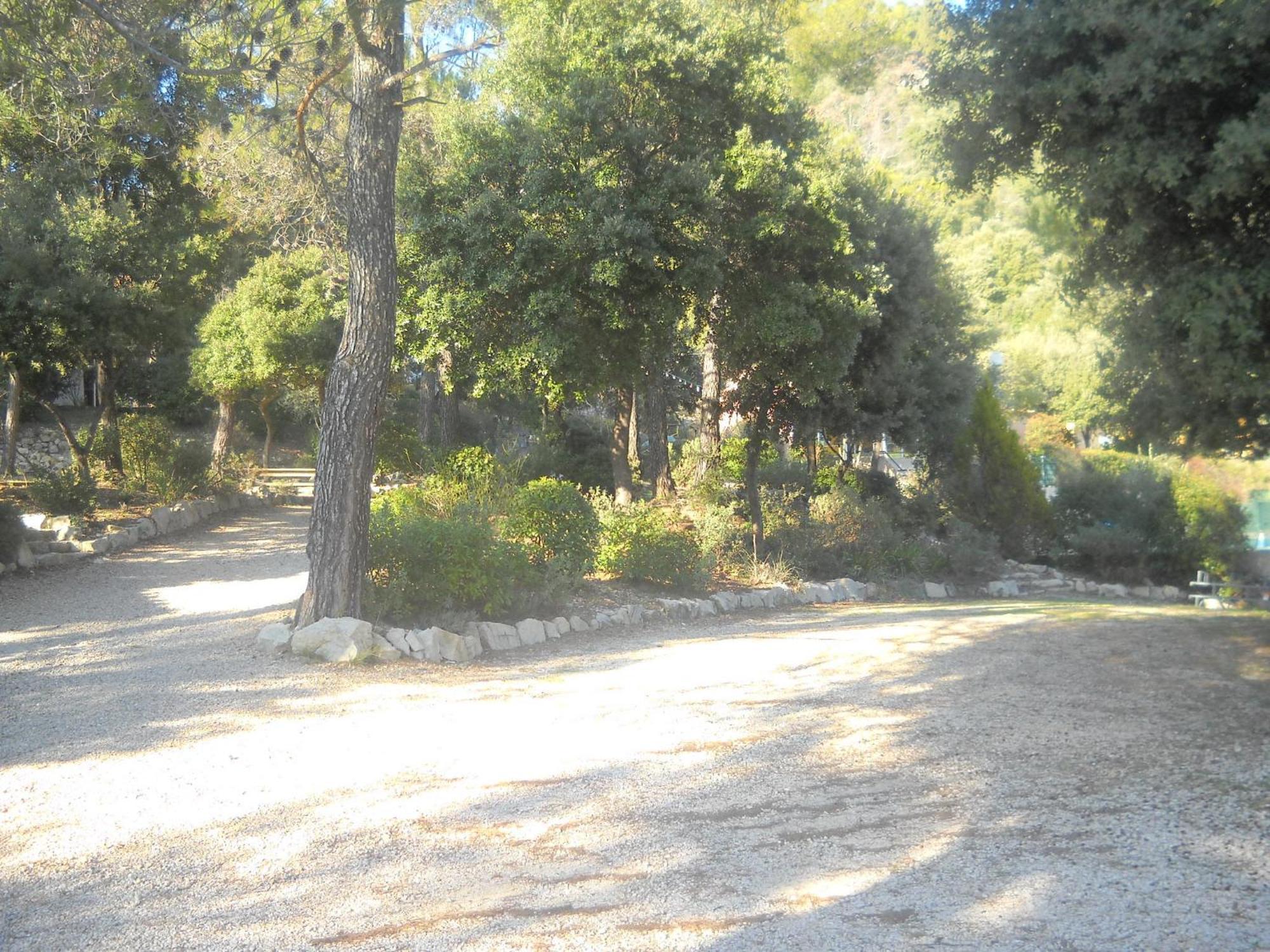 Les Arbousiers Village Hotel Provencal La Roquebrussanne Eksteriør bilde